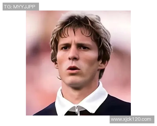 55号球衣的足球明星背后的故事与传奇人生探索 55号球衣的足球明星背后的故事与传奇人生探索