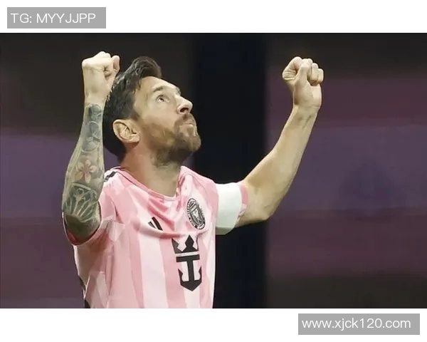 足球明星重返母队的传闻是否成真引发球迷热议