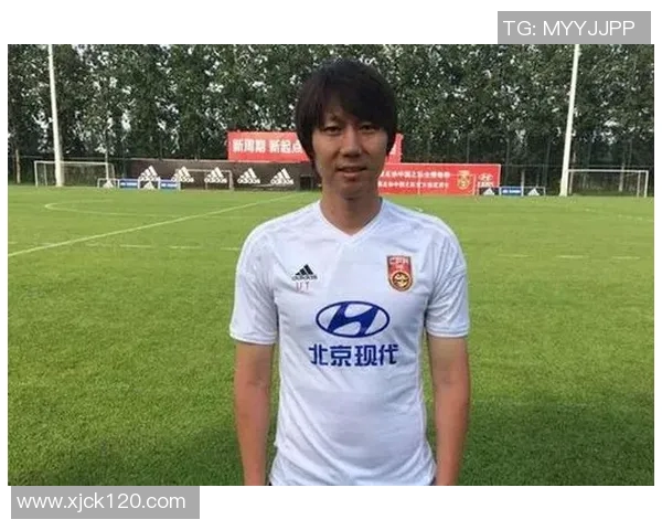 李铁在足球教练排名中的表现分析与未来发展趋势探讨 李铁在足球教练排名中的表现分析与未来发展趋势探讨